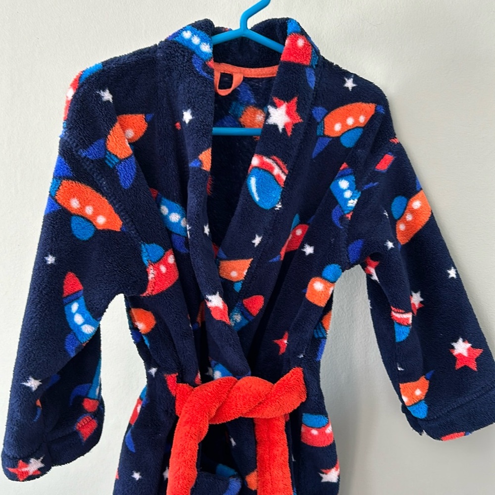 Boys robe in excellent condition - 2-3 years